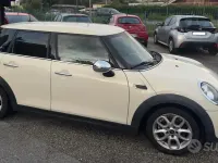 Usata Mini Cooper D 116 CV (85 kW) 2015 Beige Utilitaria
