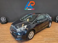 Usata Kia Rio 75 CV (55 kW) 2015 Grigio Berlina