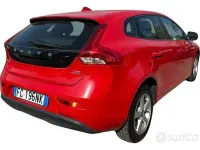 Usata Volvo V40 Momentum 120 CV (88 kW) 2016 Rosso Berlina