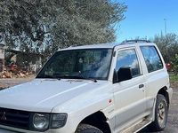 Usata Mitsubishi Pajero 100 CV (73 kW) 2000 Bianco SUV
