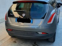 Usata Lancia Delta 120 CV (88 kW) 2011 Grigio Utilitaria