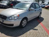 Usata Hyundai Accent Style 97 CV (71 kW) 2009 Argento metallizzato Berlina
