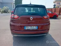 Usata Renault Scénic 120 CV (88 kW) 2019 Rosso Monovolume