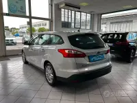 Usata Ford Focus 116 CV (85 kW) 2012 Grigio Station wagon