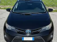Usata Toyota Auris Hybrid Active 99 CV (72 kW) 2015 Nero Station wagon