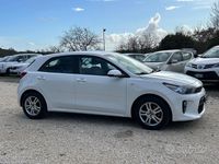 Usata Kia Rio 83 CV (61 kW) 2017 Bianco Berlina