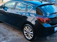 Usata Opel Astra 125 CV (91 kW) 2011 Nero Berlina