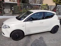 Usata Lancia Ypsilon 69 CV (50 kW) 2015 Bianco Utilitaria