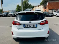 Usata Ford Fiesta Titanium 75 CV (55 kW) 2023 Bianco Utilitaria