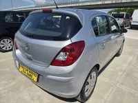 Usata Opel Corsa Edition 86 CV (63 kW) 2012 Argento Utilitaria