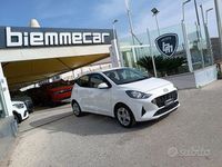 Usata Hyundai i10 67 CV (49 kW) 2023 Bianco Utilitaria
