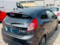 Usata Ford Fiesta ST-Line 125 CV (91 kW) 2017 Grigio Utilitaria
