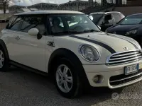 Usata Mini Cooper D 109 CV (80 kW) 2010 Bianco Utilitaria