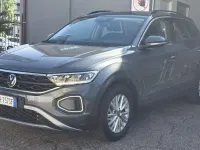 Usata VW T-Roc Life 150 CV (110 kW) 2023 Grigio SUV