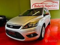 Begagnad Ford Focus Titanium 109 HK (80 kW) 2010 Grå Kombi