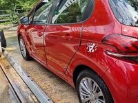 Usata Peugeot 208 GT-line 102 CV (75 kW) 2019 Rosso Utilitaria