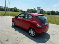 Usata Lancia Ypsilon 69 CV (50 kW) 2018 Rosso Utilitaria