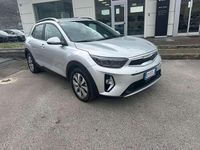 Usata Kia Stonic Style 82 CV (60 kW) 2023 Lunar silver SUV