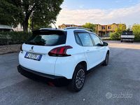 Usata Peugeot 2008 Active 75 CV (55 kW) 2017 Bianco SUV