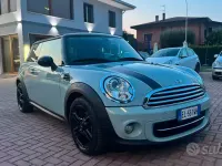Usata Mini Cooper D 111 CV (81 kW) 2012 Bluazzurro Utilitaria