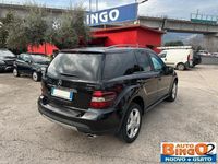 Usata Mercedes ML320 224 CV (164 kW) 2006 Nero SUV