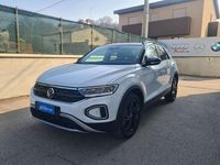 Nuova VW T-Roc Sportline 150 CV (110 kW) 2025 Pure white tetto nero SUV