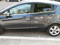 Begagnad Ford Fiesta Titanium 70 HK (51 kW) 2010 Grå Halvkombi
