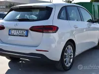 Usata Mercedes B180 Business 116 CV (85 kW) 2022 Bianco Utilitaria