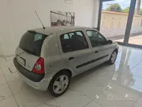 Usata Renault Clio II 65 CV (47 kW) 2004 Bluazzurro Berlina