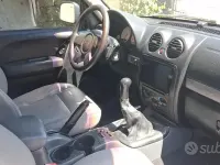 Usata Jeep Cherokee 143 CV (105 kW) 2004 Grigio SUV