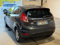 Usata Ford Fiesta Titanium 75 CV (55 kW) 2014 Blu Utilitaria