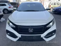Usata Honda Civic 129 CV (94 kW) 2017 Bianco Berlina