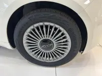 Używany Fiat 500e 42 kW (58 KM) 2023 Biały Sedan/Limuzyna