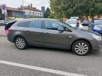Usata Opel Astra 110 CV (80 kW) 2010 Marrone Station wagon