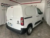 Usata Fiat Doblò 102 CV (75 kW) 2023 Bianco pastello Monovolume
