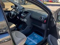 Usata Peugeot 107 54 CV (39 kW) 2010 Nero Utilitaria