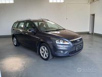 Käytetty Ford Focus Titanium 101 HP (74 kW) 2011 Harmaa Farmari