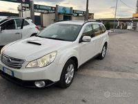 Usata Subaru Outback 150 CV (110 kW) 2010 Bianco Station wagon
