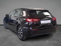 Usata Mercedes A180 Advanced 116 CV (85 kW) 2023 Nero / metallizzato Berlina
