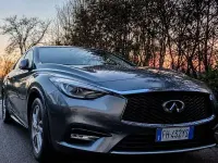 Usata Infiniti Q30 Premium 170 CV (125 kW) 2017 Argento Berlina