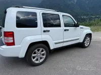 Usata Jeep Cherokee 200 CV (147 kW) 2011 Bianco SUV