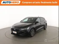 Käytetty Ford Focus ST 125 HP (91 kW) 2022 Musta Sedan