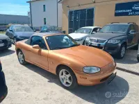 Usata Mazda MX5 131 CV (96 kW) 1997 Arancione Cabrio