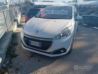 Usata Peugeot 208 Active 81 CV (59 kW) 2014 Bianco Utilitaria