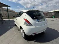 Usata Lancia Ypsilon 95 CV (69 kW) 2016 Bianco Utilitaria