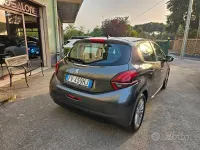 Usata Peugeot 208 Allure 82 CV (60 kW) 2019 Grigio Utilitaria