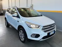 Usata Ford Kuga 120 CV (88 kW) 2019 Bianco SUV