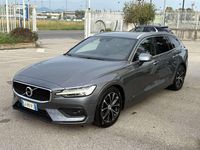Usata Volvo V60 Momentum 190 CV (139 kW) 2020 Grigio Station wagon
