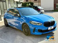 Begagnad BMW M135 Efficient Dynamics 306 HK (225 kW) 2022 Blå Halvkombi