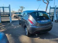 Usata Lancia Ypsilon Gold 69 CV (50 kW) 2012 Grigio Utilitaria